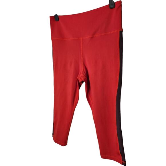 Zyia Red Royalty Strip Light N Tight Hi Rise 17" Capri Leggings size 8-10 - Picture 3 of 6